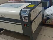 MÁQUINA DE CORTE E GRAVAÇÃO A LASER CO2 900X600 MESA MÓVEL